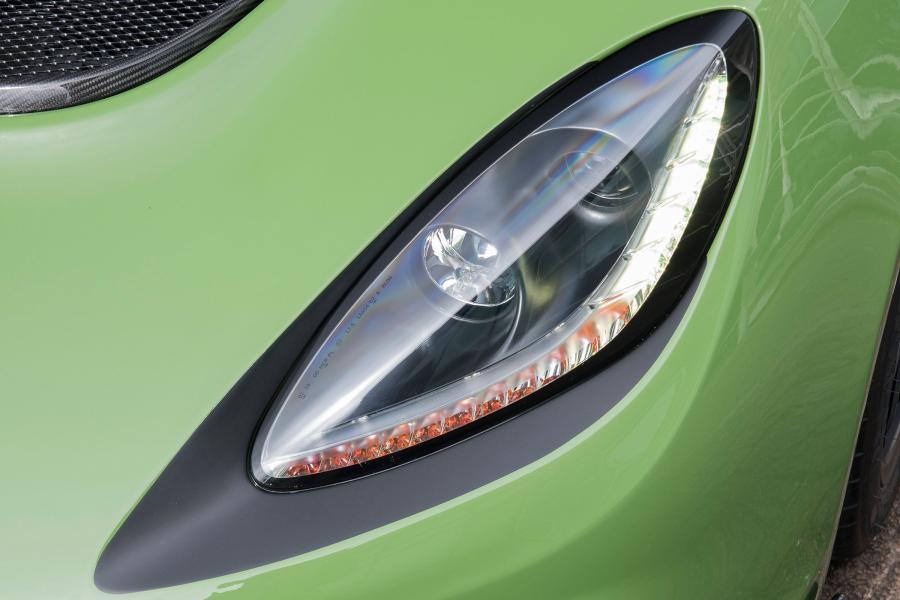 Детали экстерьера Lotus Exige Sport 410 Roadster 2018 года  (UK) (фото 4 из 12)